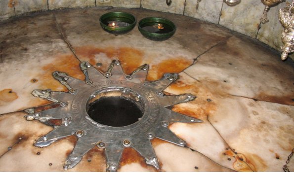 Basilica della Natività di Betlemme, Stella d'argento che segna il luogo dove Gesù è nato secondo la tradizione cristiana